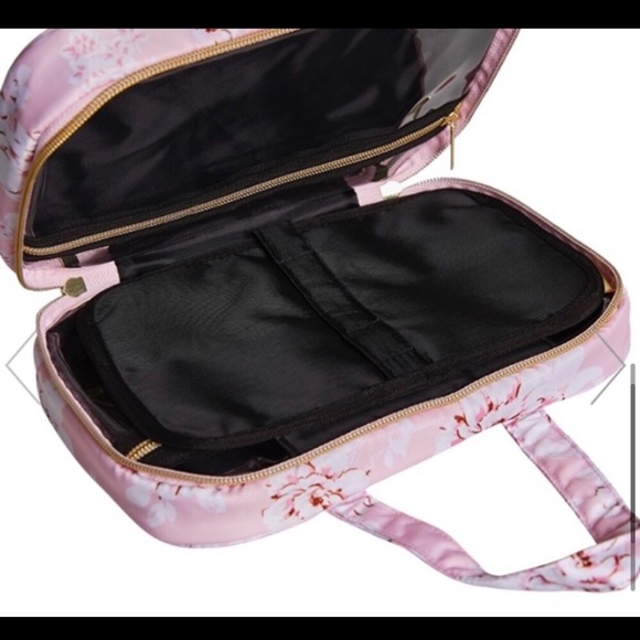Brand New Yumi Kim Hanging Train/ Travel Case - Picture 4 of 7